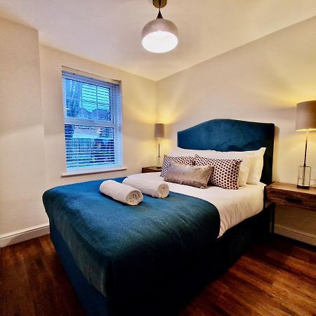 Stylish Luxury Serviced Apartment Next To City Centre With Free Parking - Contractors & Relocators コヴェントリー エクステリア 写真