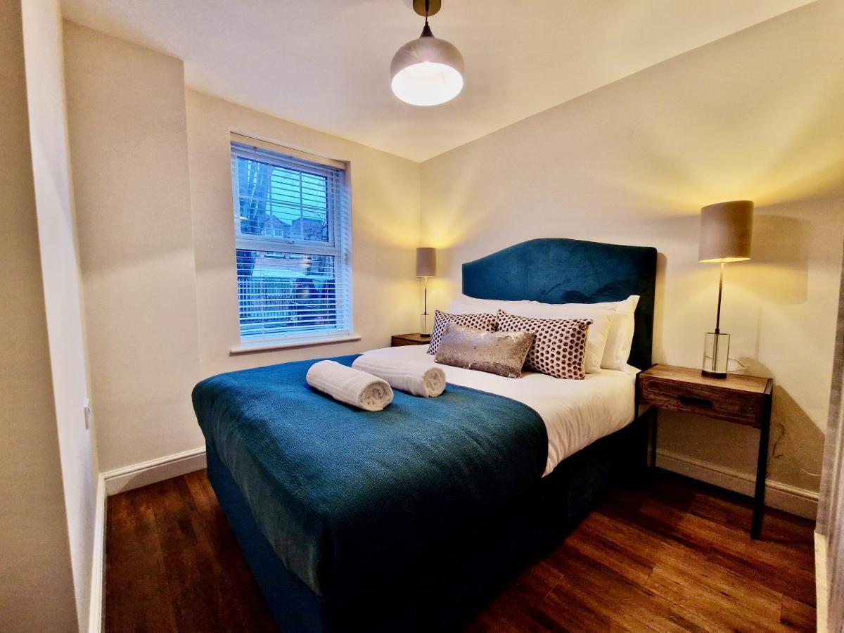 Stylish Luxury Serviced Apartment Next To City Centre With Free Parking - Contractors & Relocators コヴェントリー エクステリア 写真