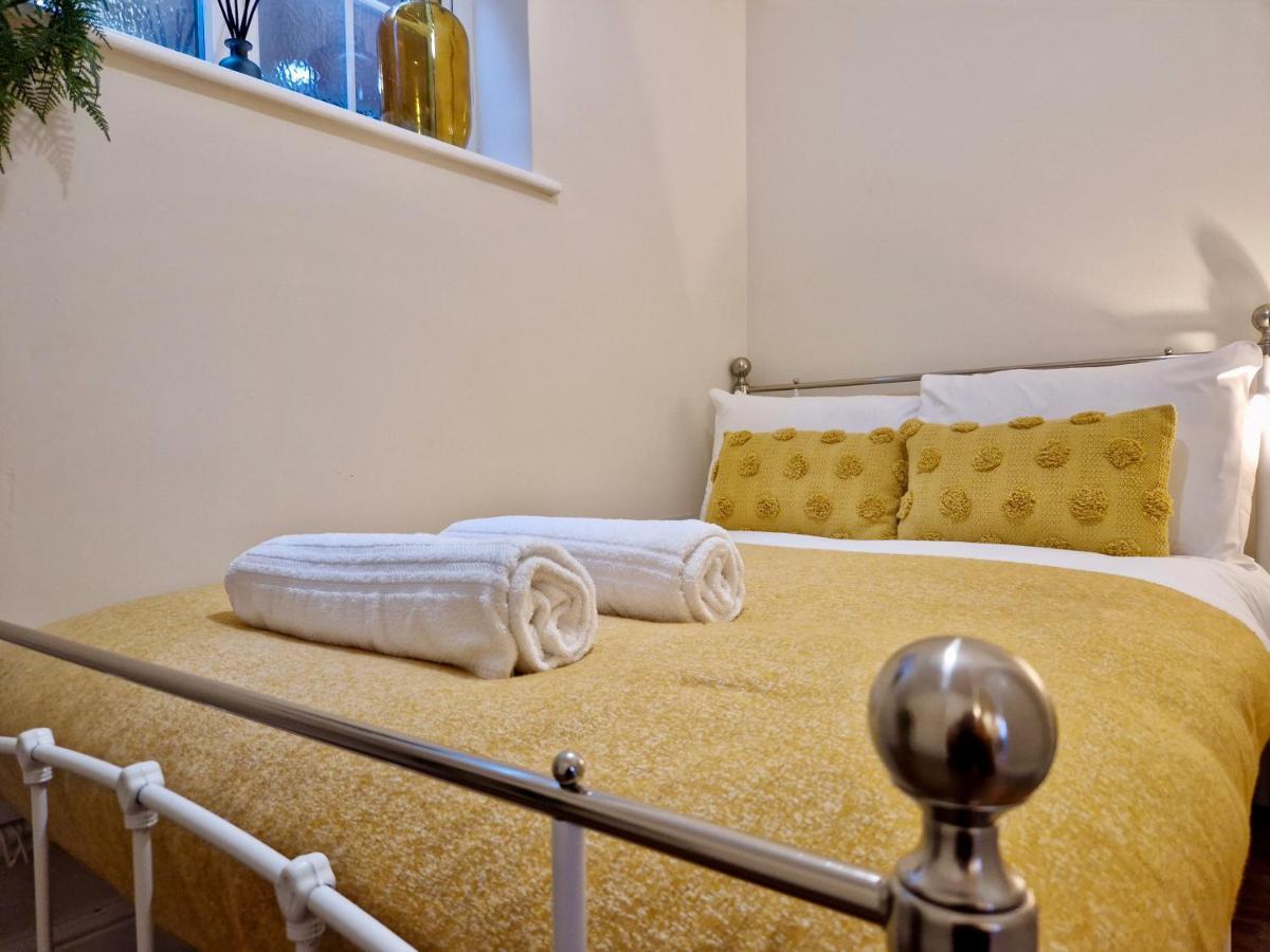Stylish Luxury Serviced Apartment Next To City Centre With Free Parking - Contractors & Relocators コヴェントリー エクステリア 写真